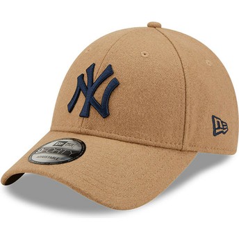 New Era Curved Brim Blue Logo 9FORTY Winterized New York Yankees MLB Brown Adjustable Cap